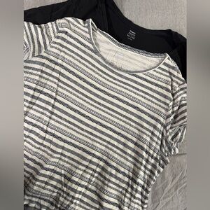 Old Navy 2 Relaxed Tee Lot